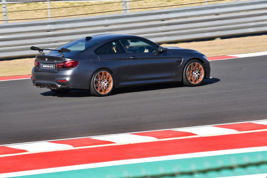  BMW M4 GTS 2016 года  (ZA) (фото 2 из 8)